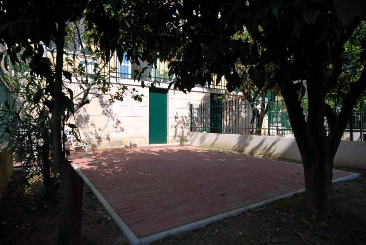 Appartamenti Con Giardino E Posto Auto Per Famiglie Фінале-Лігуре Екстер'єр фото